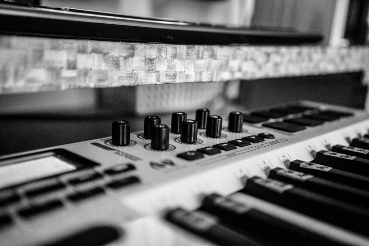 Home recording keyboard used for MIDI to MP3 converter online rendering decisions