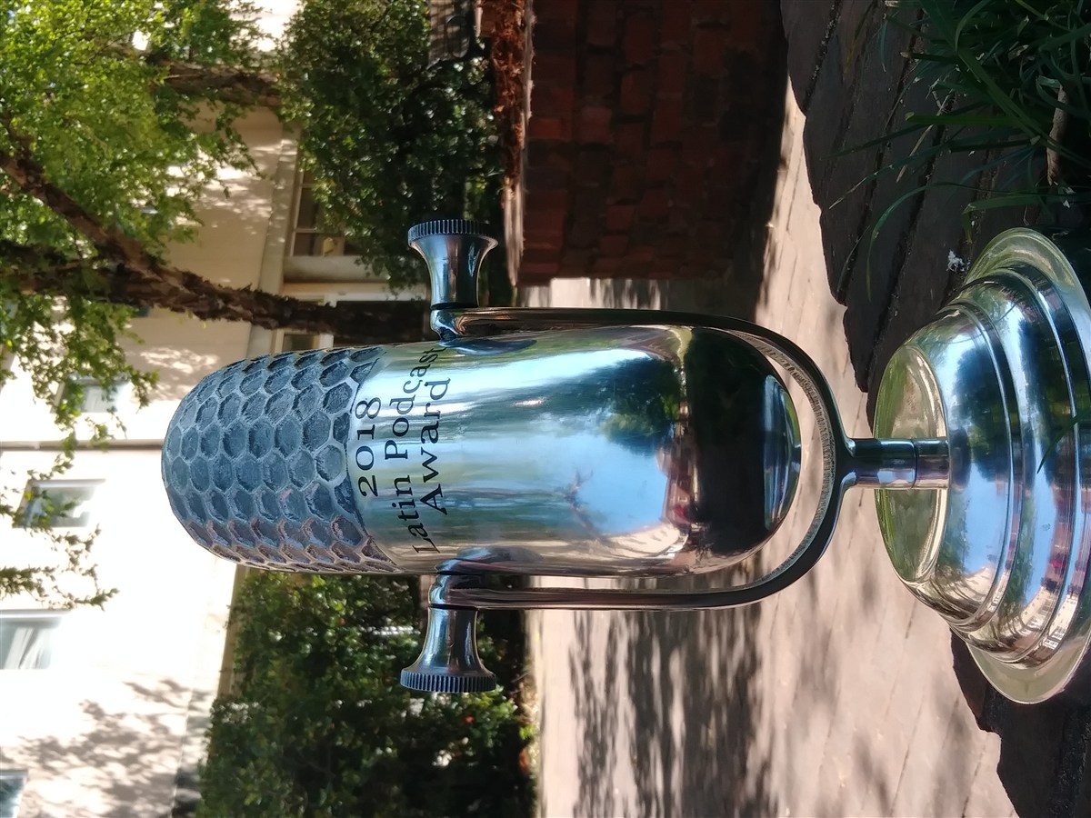 Podcast microphone setup for testing MP4 to MP3 converter online output consistency