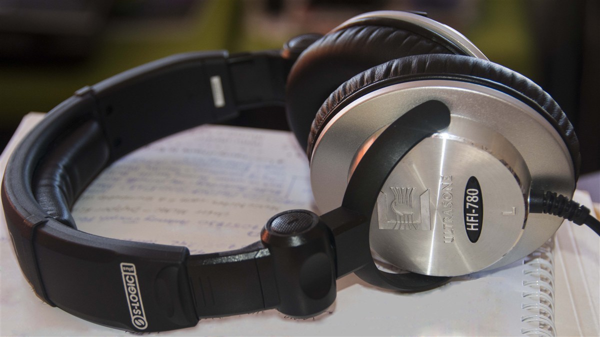Studio headphones used when reviewing MP4 to MP3 converter online output quality