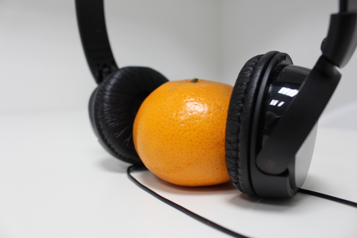 Music headphone setup for selecting YouTube playlist MP3 bitrate settings